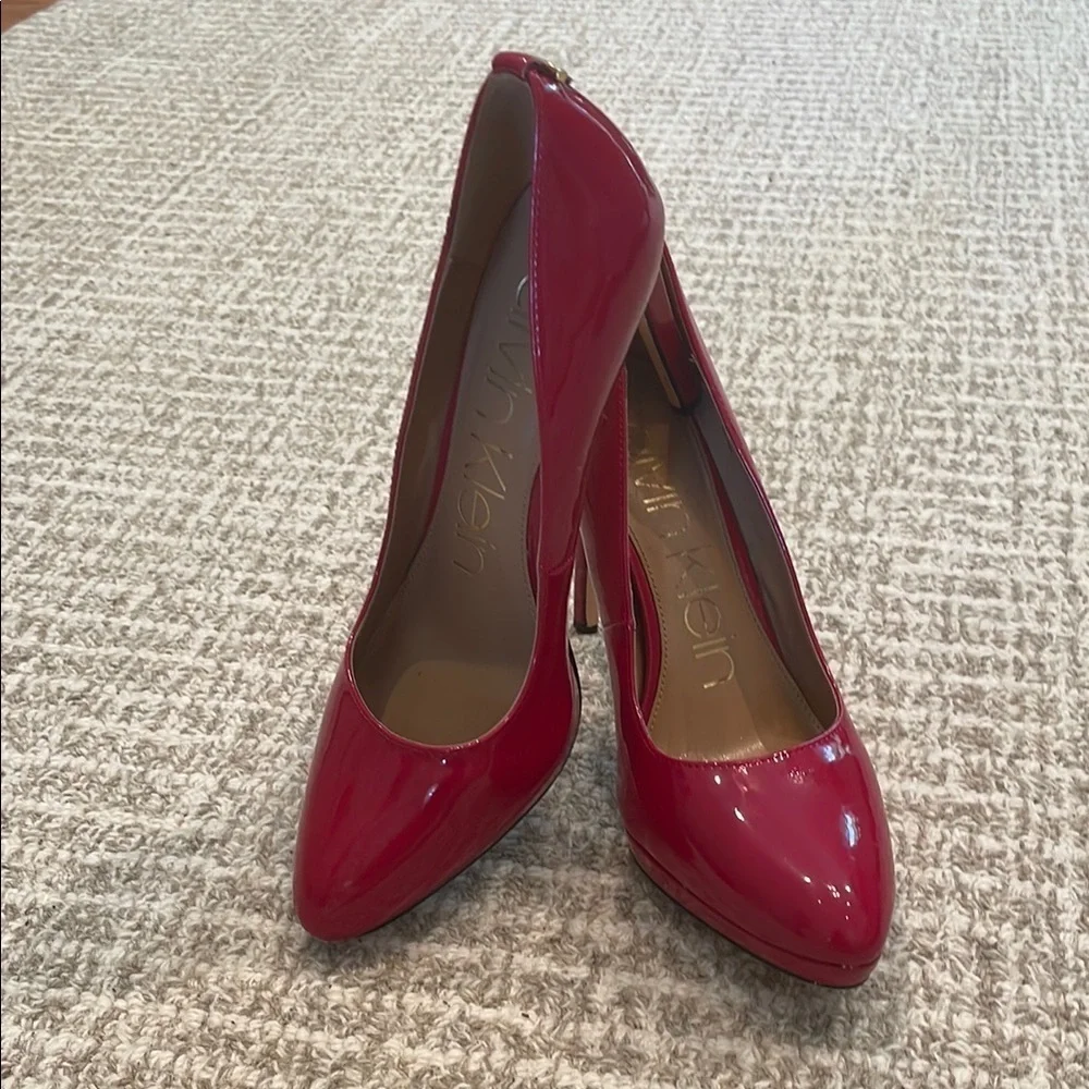 Calvin Klein Women's Cherry Patent 4.5”Heels Sz 9.5